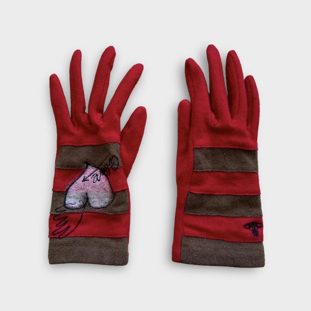 Vivienne Westwood Red Heart Gloves